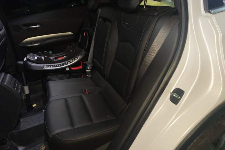 Used Cadillac XT4 2020 28T Two-Wheel-Drive Luxury Version Left Rear Seat