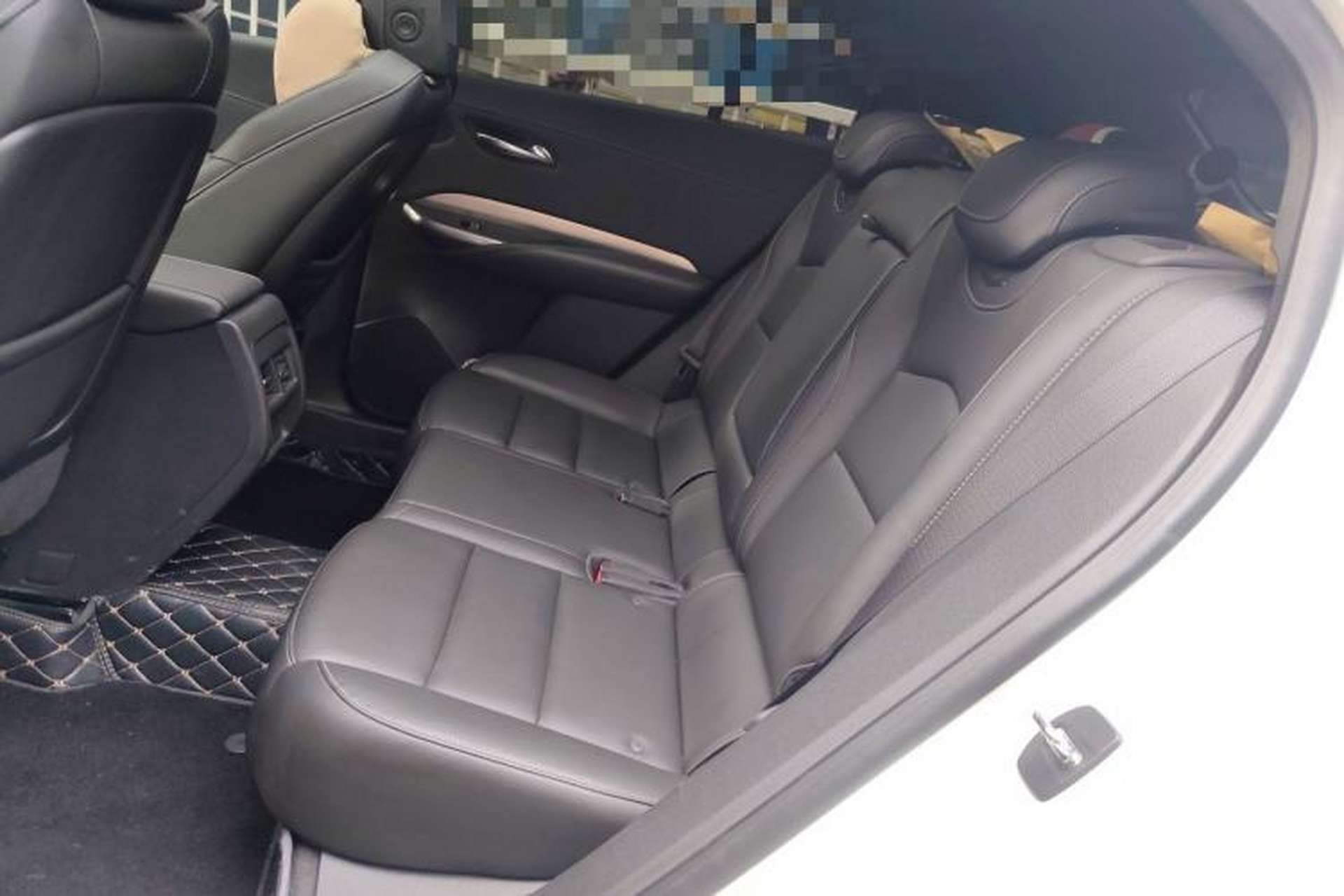 Used Cadillac XT4 2020 Revised Version 28T Two-Wheel Drive Leading Edition Left Rear Seat
