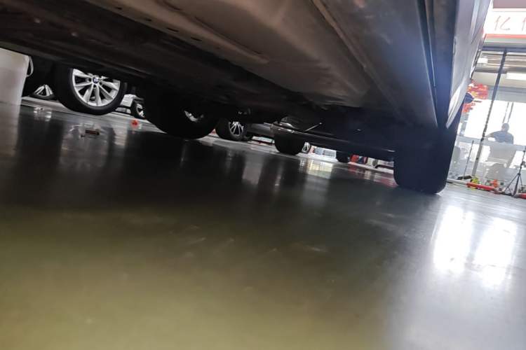 Used Cadillac XT4 2020 Revised Version 28T Two-Wheel Drive Tech Edition Left Side Sill