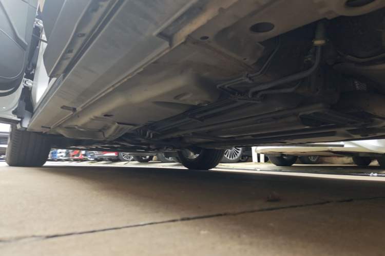 Used Cadillac XT4 2020 Revised Version 28T Two-Wheel Drive Tech Edition Left Side Sill