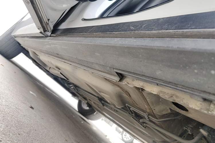 Used Cadillac XT4 2020 28T Two-Wheel-Drive Leading Version Left Side Sill