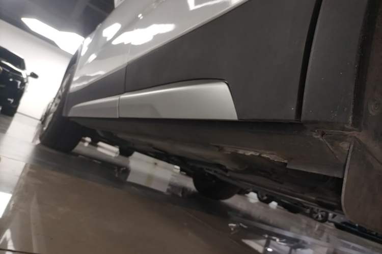 Used Cadillac XT4 2020 28T Two-Wheel-Drive Leading Version Left Side Sill
