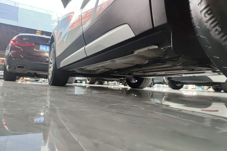 Used Cadillac XT4 2020 Revised Version 28T Two-Wheel Drive Leading Edition Left Side Sill
