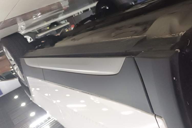 Used Cadillac XT4 2020 28T Two-Wheel-Drive Leading Version Left Side Sill