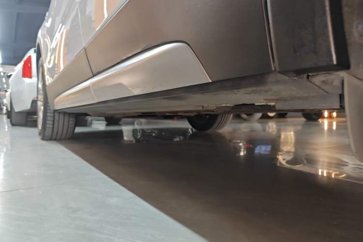 Used Cadillac XT4 2020 Revised Version 28T Two-Wheel Drive Leading Edition Left Side Sill