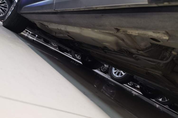 Used Cadillac XT4 2020 28T Two-Wheel-Drive Leading Version Left Side Sill