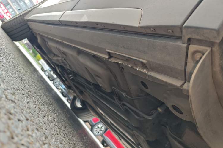 Used Cadillac XT4 2020 28T Two-Wheel-Drive Leading Version Left Side Sill