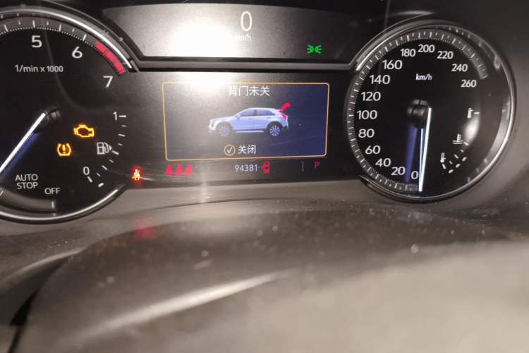 Used Cadillac XT4 2020 28T Two-Wheel-Drive Leading Version Odometer Close Up