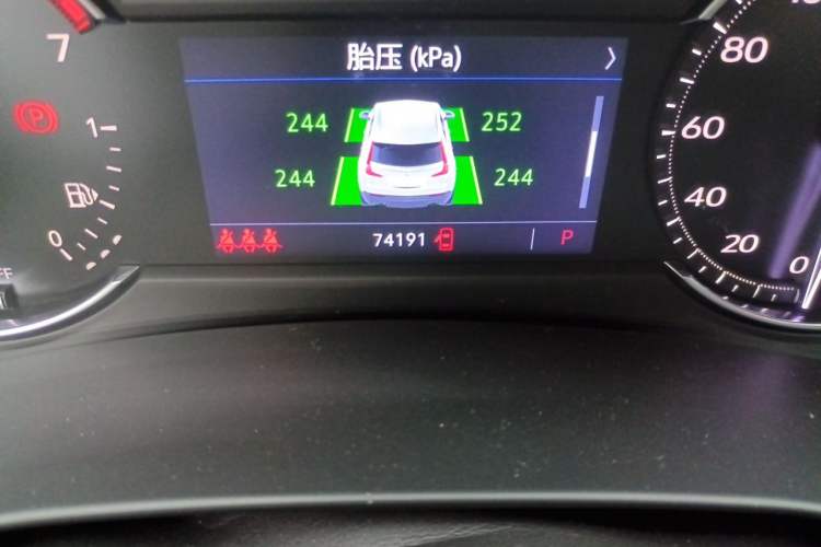 Used Cadillac XT4 2020 Revised Version 28T Two-Wheel Drive Tech Edition Odometer Close Up
