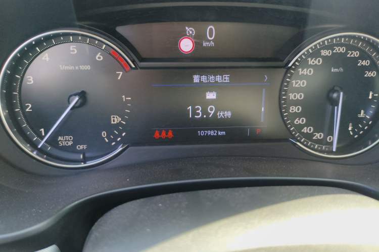 Used Cadillac XT4 2020 28T Two-Wheel-Drive Leading Version Odometer Close Up