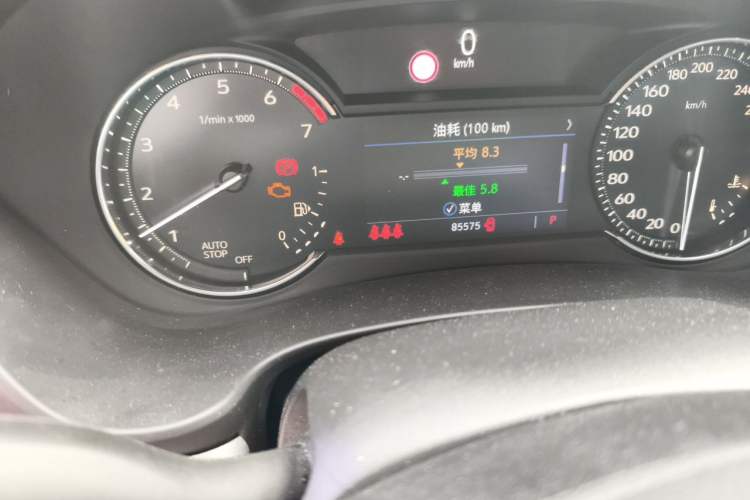 Used Cadillac XT4 2020 28T Two-Wheel-Drive Leading Version Odometer Close Up
