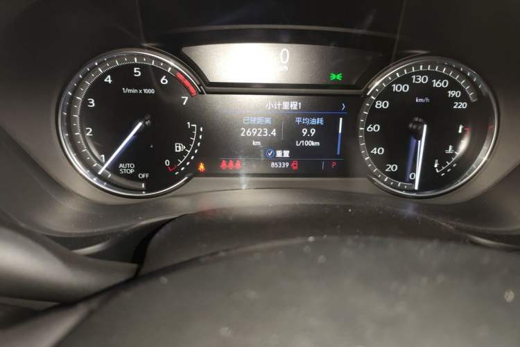 Used Cadillac XT4 2020 28T Two-Wheel-Drive Luxury Version Odometer Close Up