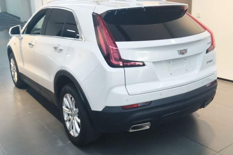 Used Cadillac XT4 2020 Revised Version 28T Two-Wheel Drive Tech Edition Rear Left 45 Deg