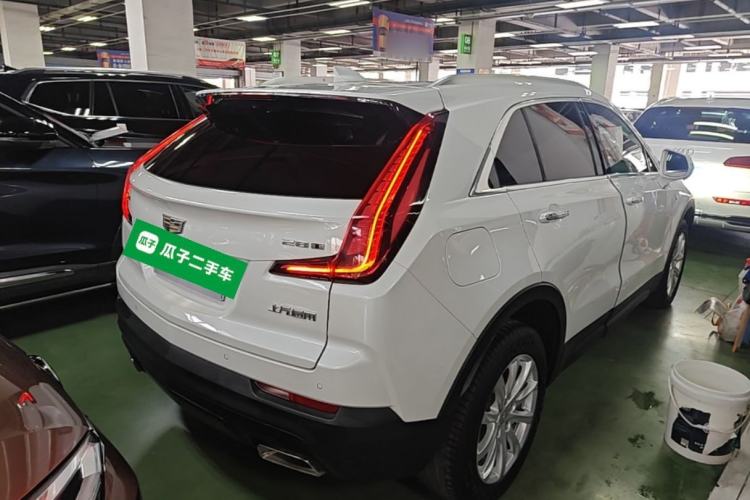 Used Cadillac XT4 2020 Revised Version 28T Two-Wheel Drive Tech Edition Rear Right 45 Deg