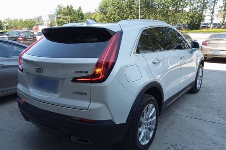 Used Cadillac XT4 2020 Revised Version 28T Two-Wheel Drive Tech Edition Rear Right 45 Deg