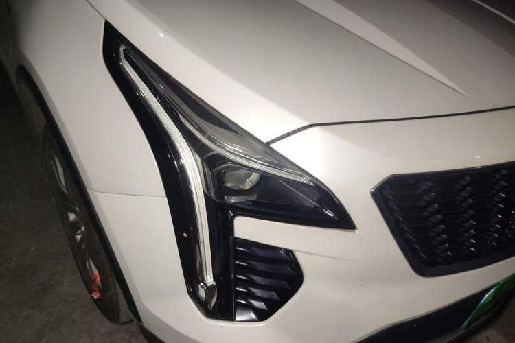 Used Cadillac XT4 2020 Revised Version 28T Two-Wheel Drive Leading Edition Right Front Headlight