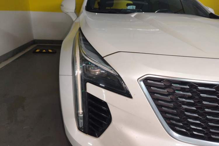 Used Cadillac XT4 2020 Revised Version 28T Two-Wheel Drive Leading Edition Right Front Headlight