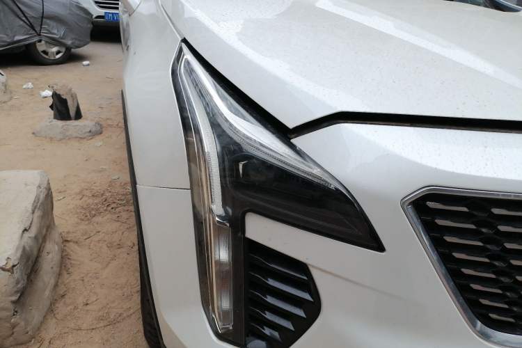Used Cadillac XT4 2020 Revised Version 28T Two-Wheel Drive Tech Edition Right Front Headlight