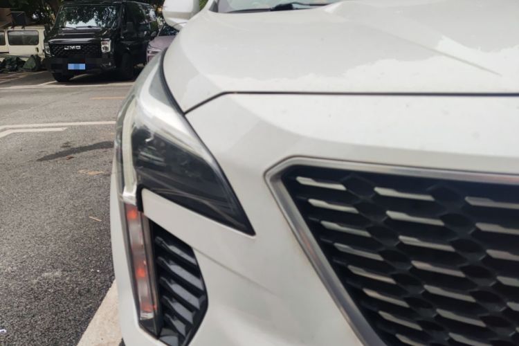 Used Cadillac XT4 2020 Revised Version 28T Two-Wheel Drive Tech Edition Right Front Headlight