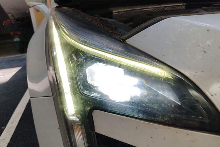 Used Cadillac XT4 2020 28T Two-Wheel Drive Tech Version Right Front Headlight