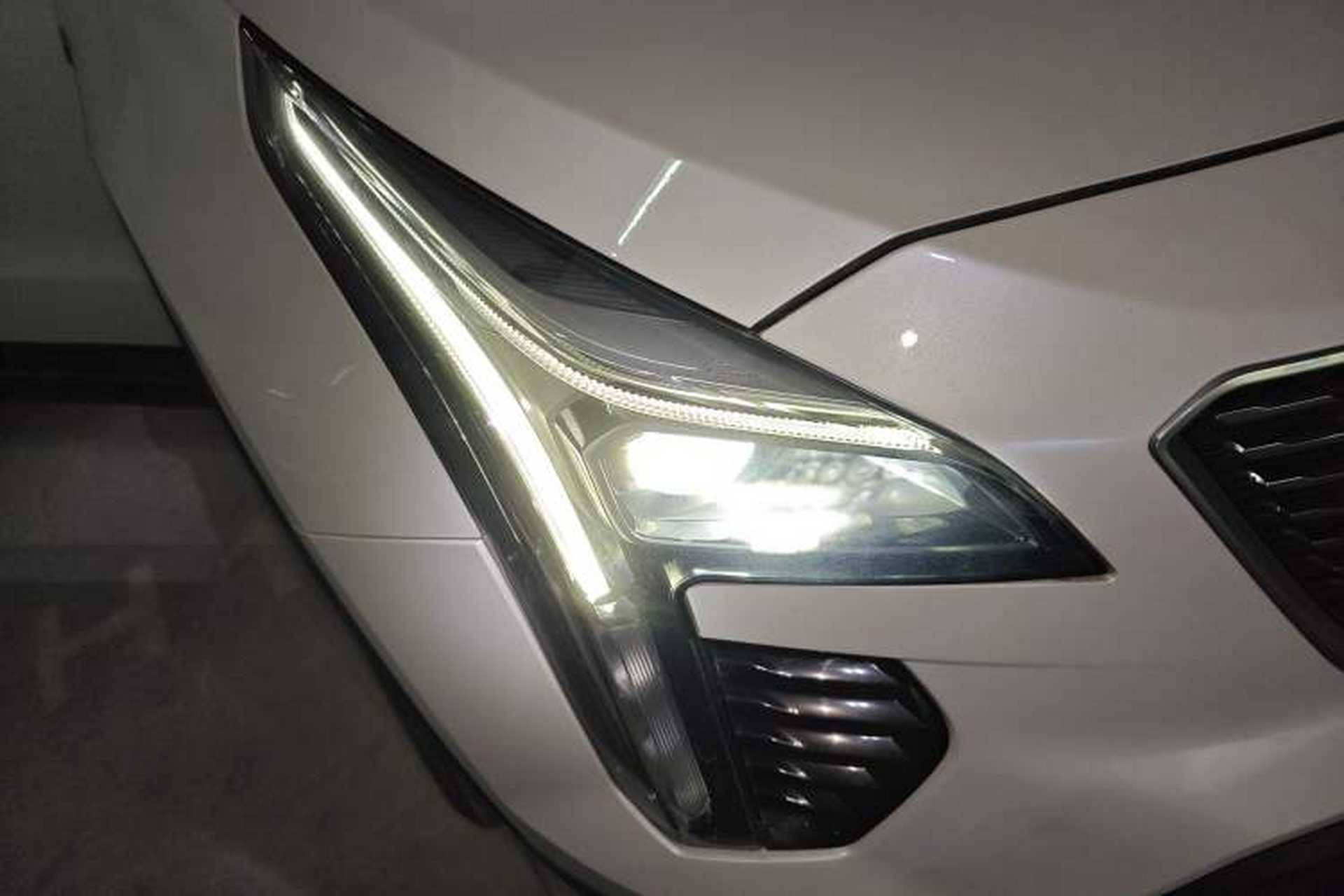 Used Cadillac XT4 2020 Revised Version 28T Two-Wheel Drive Tech Edition Right Front Headlight