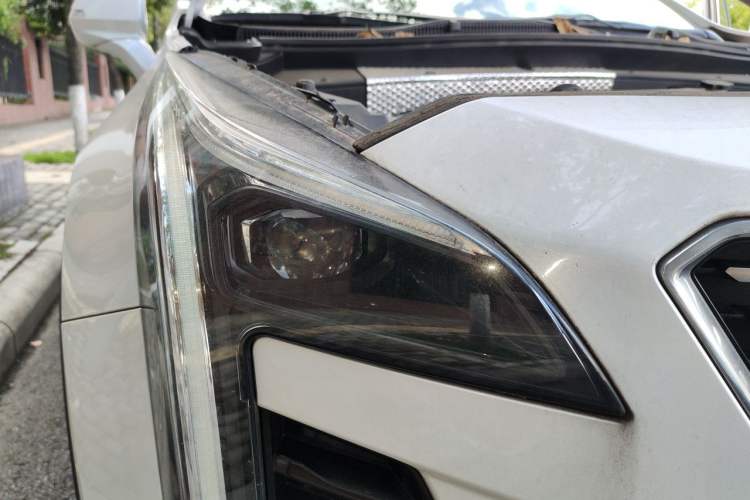 Used Cadillac XT4 2020 28T Two-Wheel-Drive Luxury Version Right Front Headlight