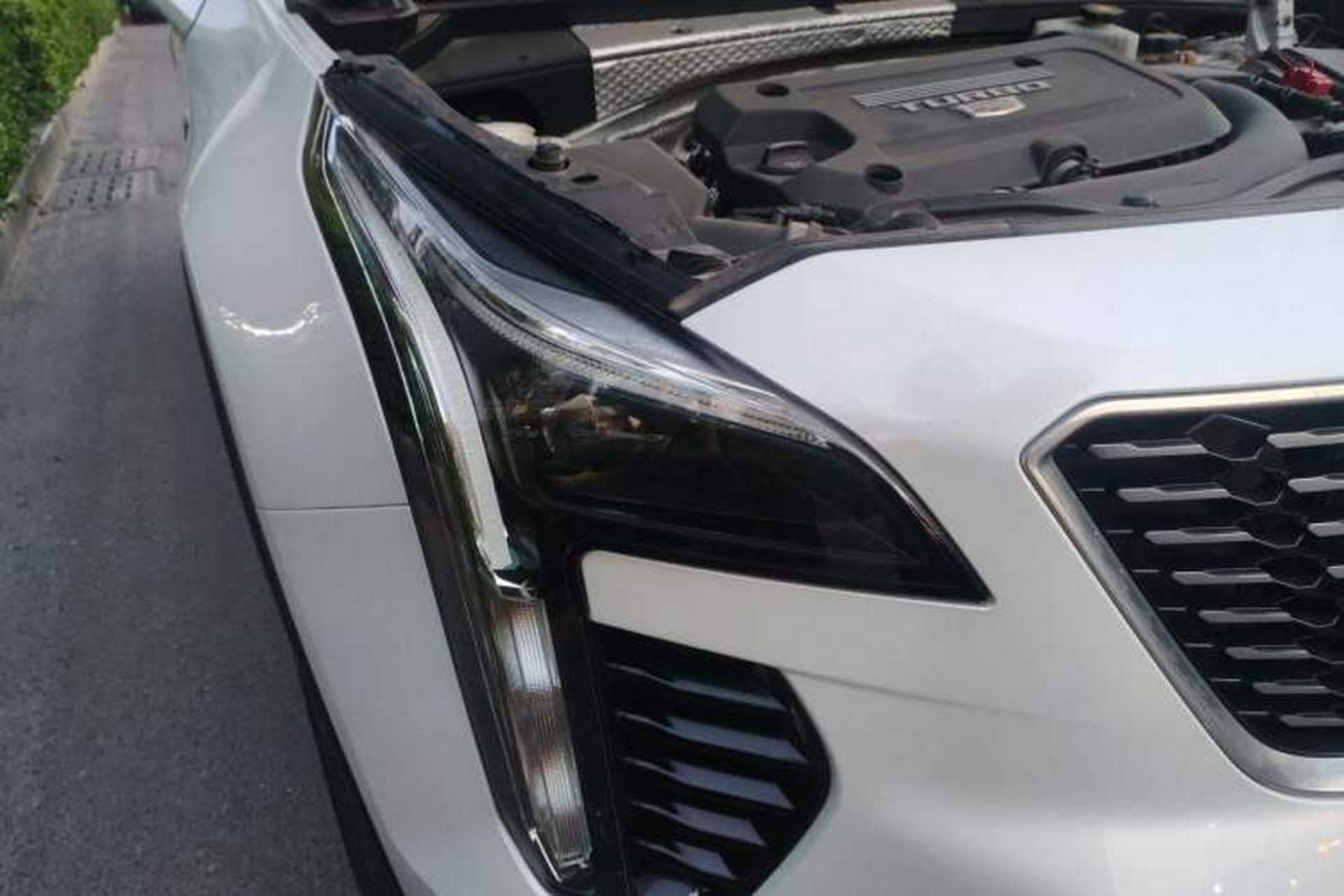 Used Cadillac XT4 2020 Revised Version 28T Two-Wheel Drive Tech Edition Right Front Headlight