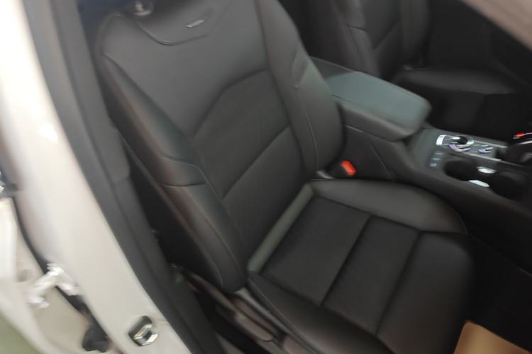 Used Cadillac XT4 2020 Revised Version 28T Two-Wheel Drive Tech Edition Right Front Seat