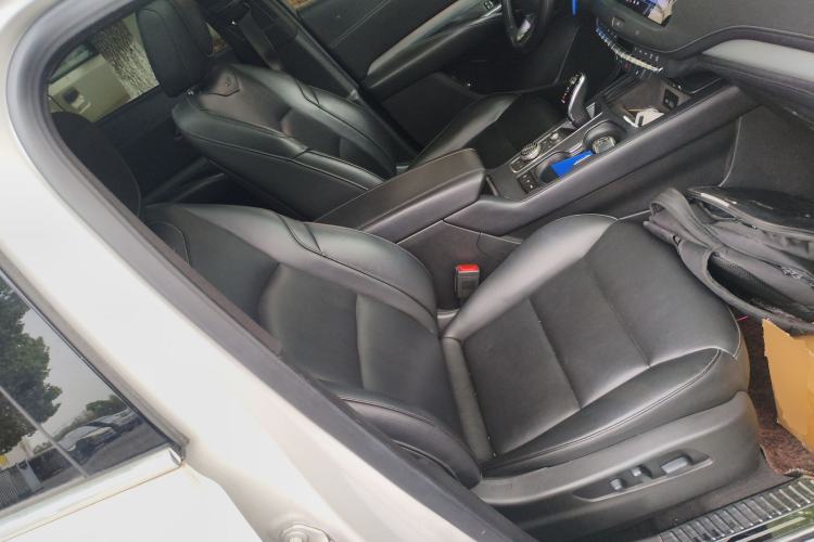 Used Cadillac XT4 2020 28T Two-Wheel-Drive Leading Version Right Front Seat