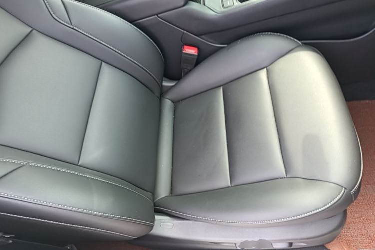 Used Cadillac XT4 2020 28T Two-Wheel-Drive Leading Version Right Front Seat