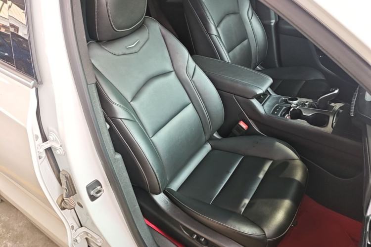 Used Cadillac XT4 2020 28T Two-Wheel-Drive Leading Version Right Front Seat