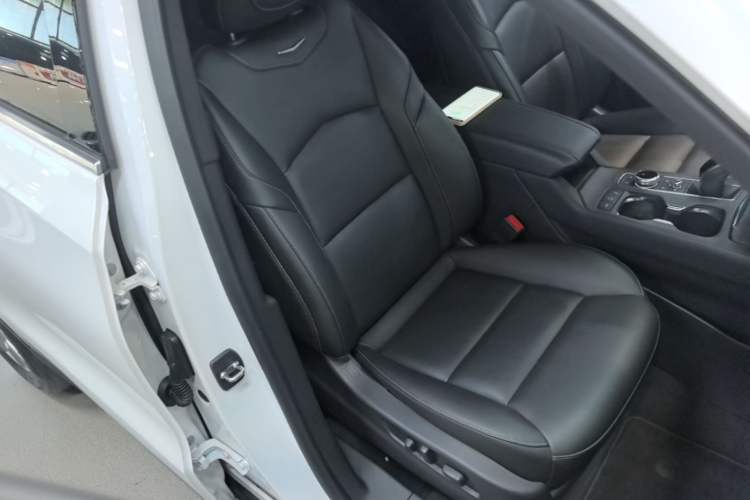 Used Cadillac XT4 2020 Revised Version 28T Two-Wheel Drive Leading Edition Right Front Seat