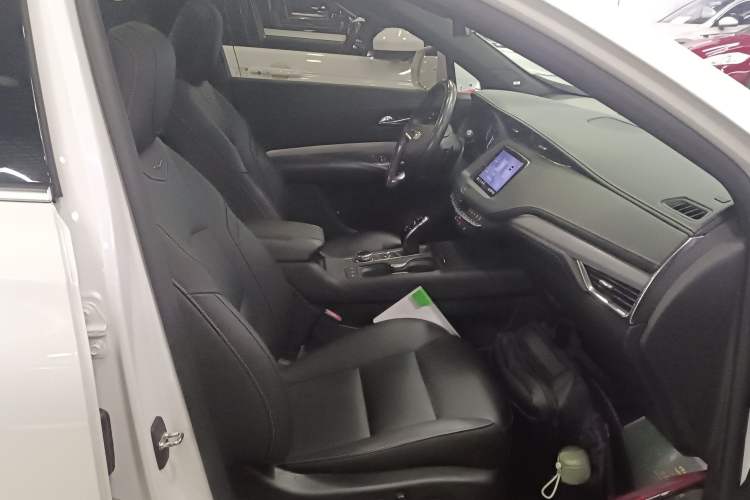 Used Cadillac XT4 2020 28T Two-Wheel-Drive Leading Version Right Front Seat