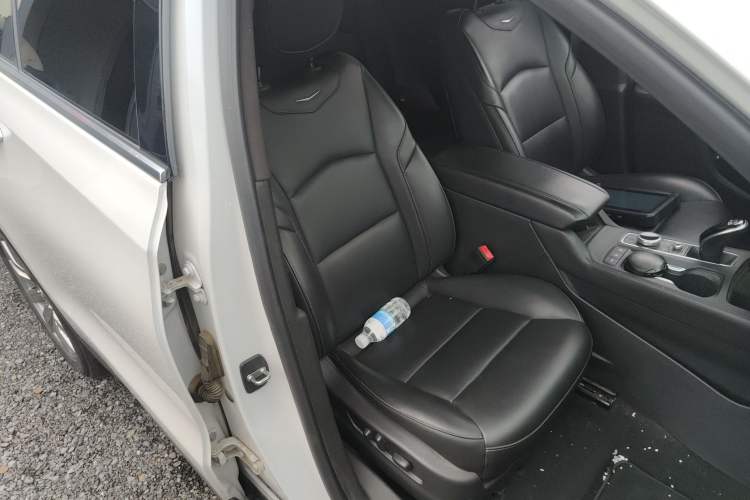 Used Cadillac XT4 2020 28T Two-Wheel-Drive Leading Version Right Front Seat
