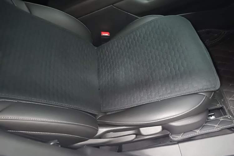Used Cadillac XT4 2020 Revised Version 28T Two-Wheel Drive Tech Edition Right Front Seat