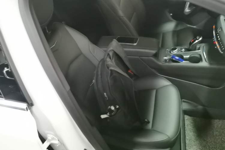 Used Cadillac XT4 2020 Revised Version 28T Two-Wheel Drive Leading Edition Right Front Seat