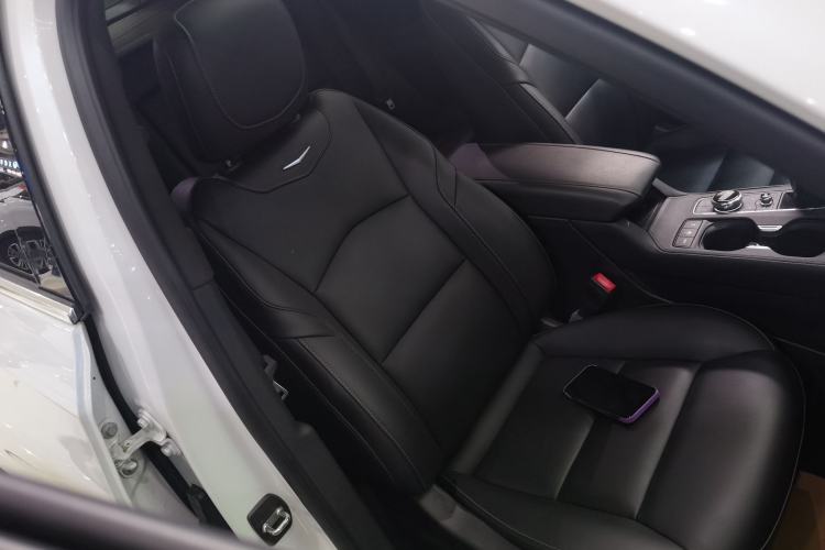 Used Cadillac XT4 2020 28T Two-Wheel-Drive Leading Version Right Front Seat