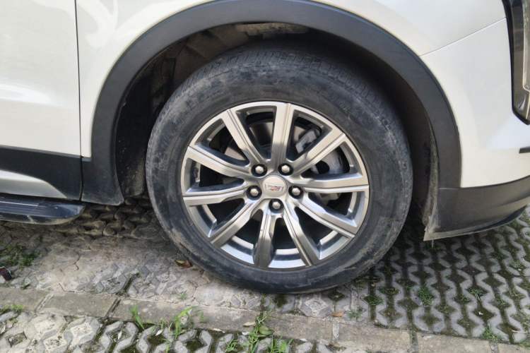 Used Cadillac XT4 2020 28T Two-Wheel-Drive Leading Version Right Front Wheel Hub