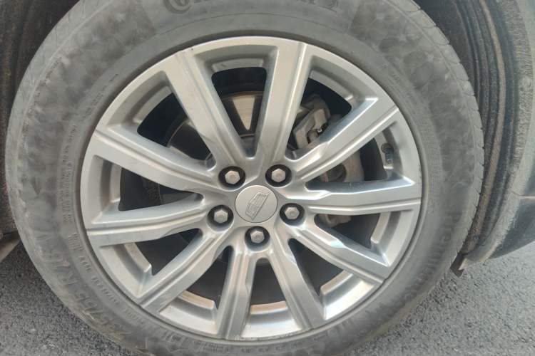 Used Cadillac XT4 2020 Revised Version 28T Two-Wheel Drive Leading Edition Right Front Wheel Hub