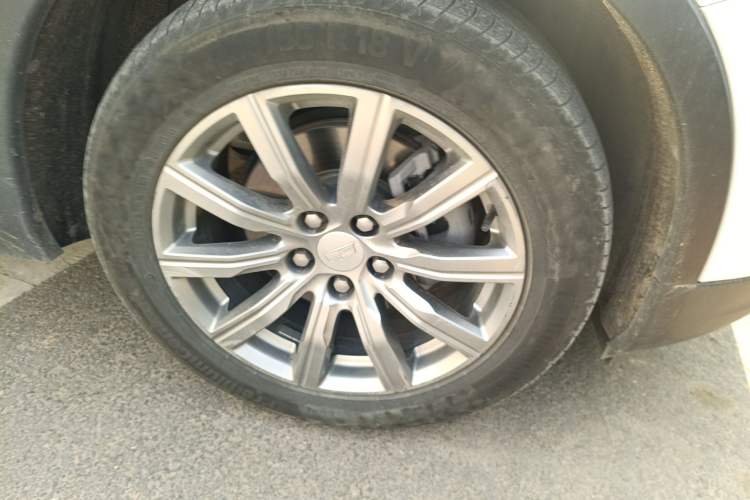 Used Cadillac XT4 2020 28T Two-Wheel-Drive Leading Version Right Front Wheel Hub