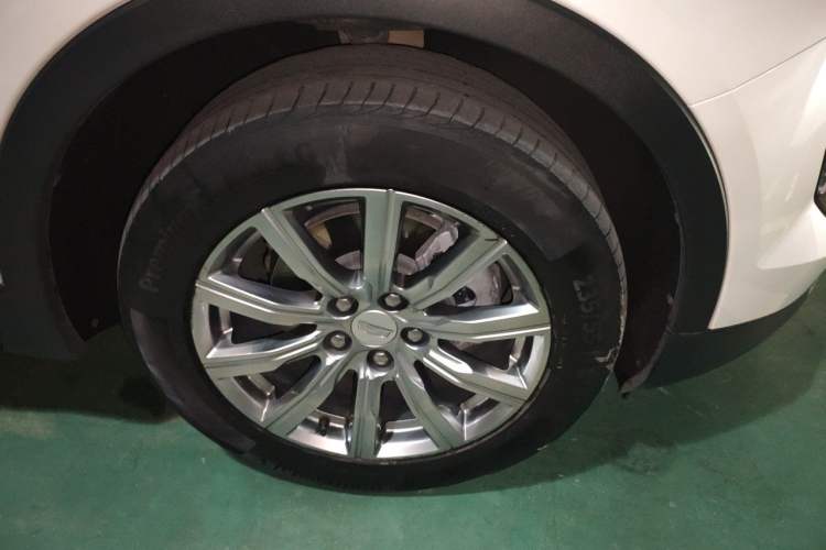 Used Cadillac XT4 2020 28T Two-Wheel-Drive Leading Version Right Front Wheel Hub
