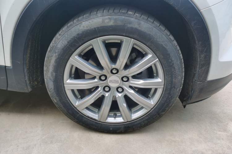 Used Cadillac XT4 2020 28T Two-Wheel-Drive Luxury Version Right Front Wheel Hub