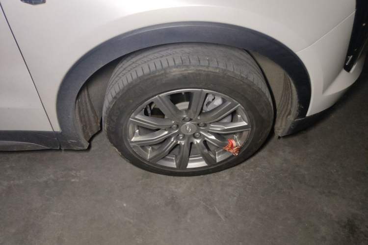 Used Cadillac XT4 2020 Revised Version 28T Two-Wheel Drive Leading Edition Right Front Wheel Hub
