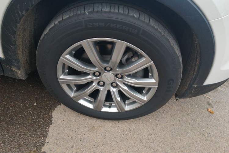 Used Cadillac XT4 2020 Revised Version 28T Two-Wheel Drive Luxury Edition Right Front Wheel Hub
