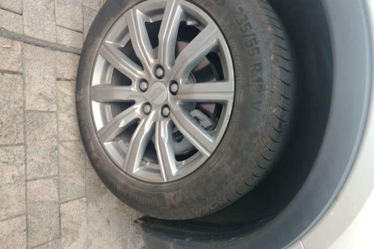Used Cadillac XT4 2020 Revised Version 28T Two-Wheel Drive Leading Edition Right Front Wheel Hub