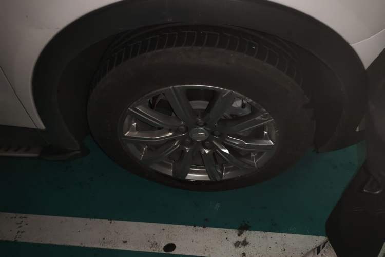 Used Cadillac XT4 2020 28T Two-Wheel-Drive Luxury Version Right Front Wheel Hub