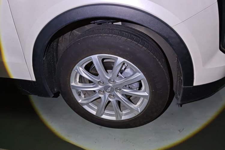 Used Cadillac XT4 2020 Revised Version 28T Two-Wheel Drive Leading Edition Right Front Wheel Hub