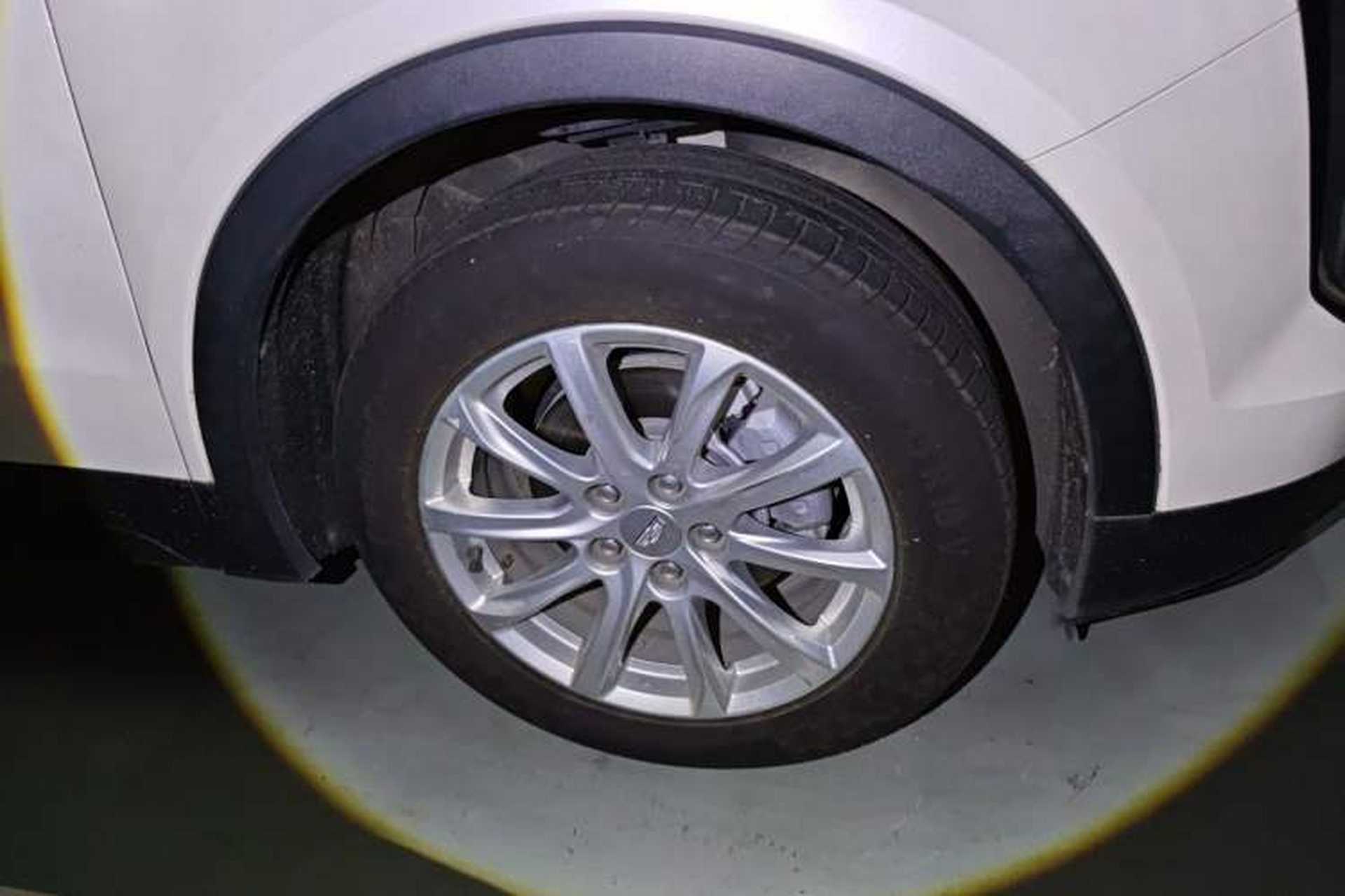 Used Cadillac XT4 2020 Revised Version 28T Two-Wheel Drive Leading Edition Right Front Wheel Hub