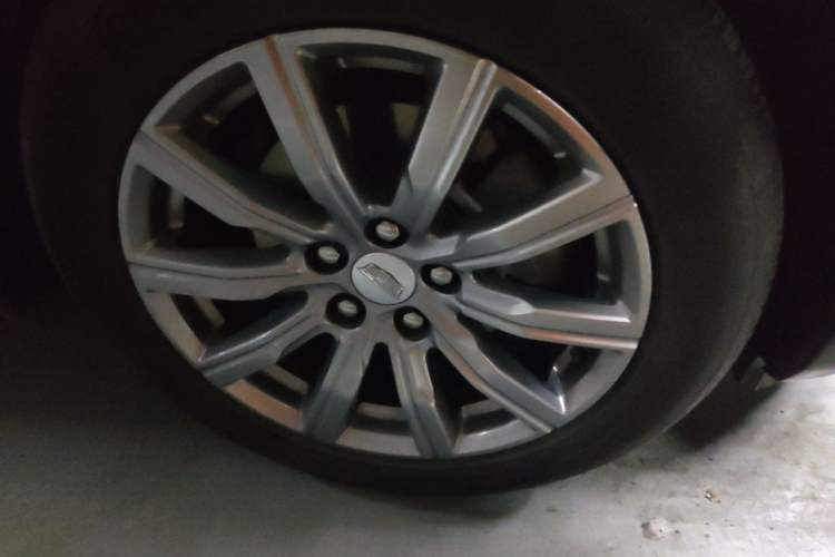 Used Cadillac XT4 2020 28T Two-Wheel-Drive Leading Version Right Front Wheel Hub
