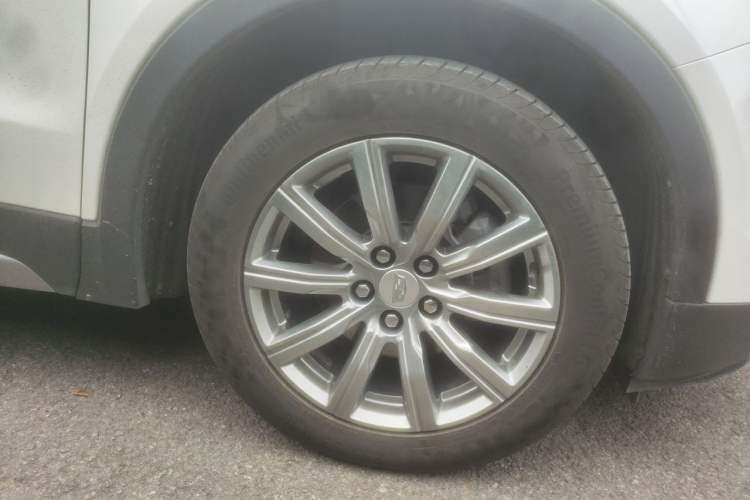 Used Cadillac XT4 2020 28T Two-Wheel-Drive Leading Version Right Front Wheel Hub